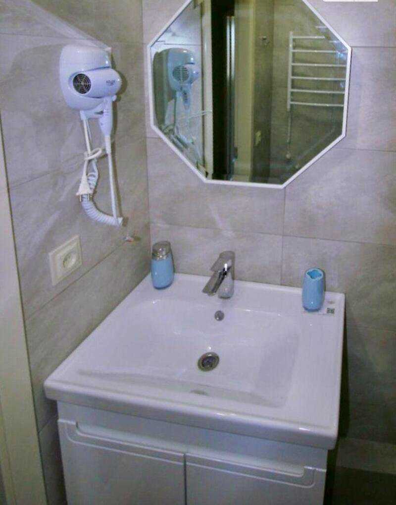 1877300675245325