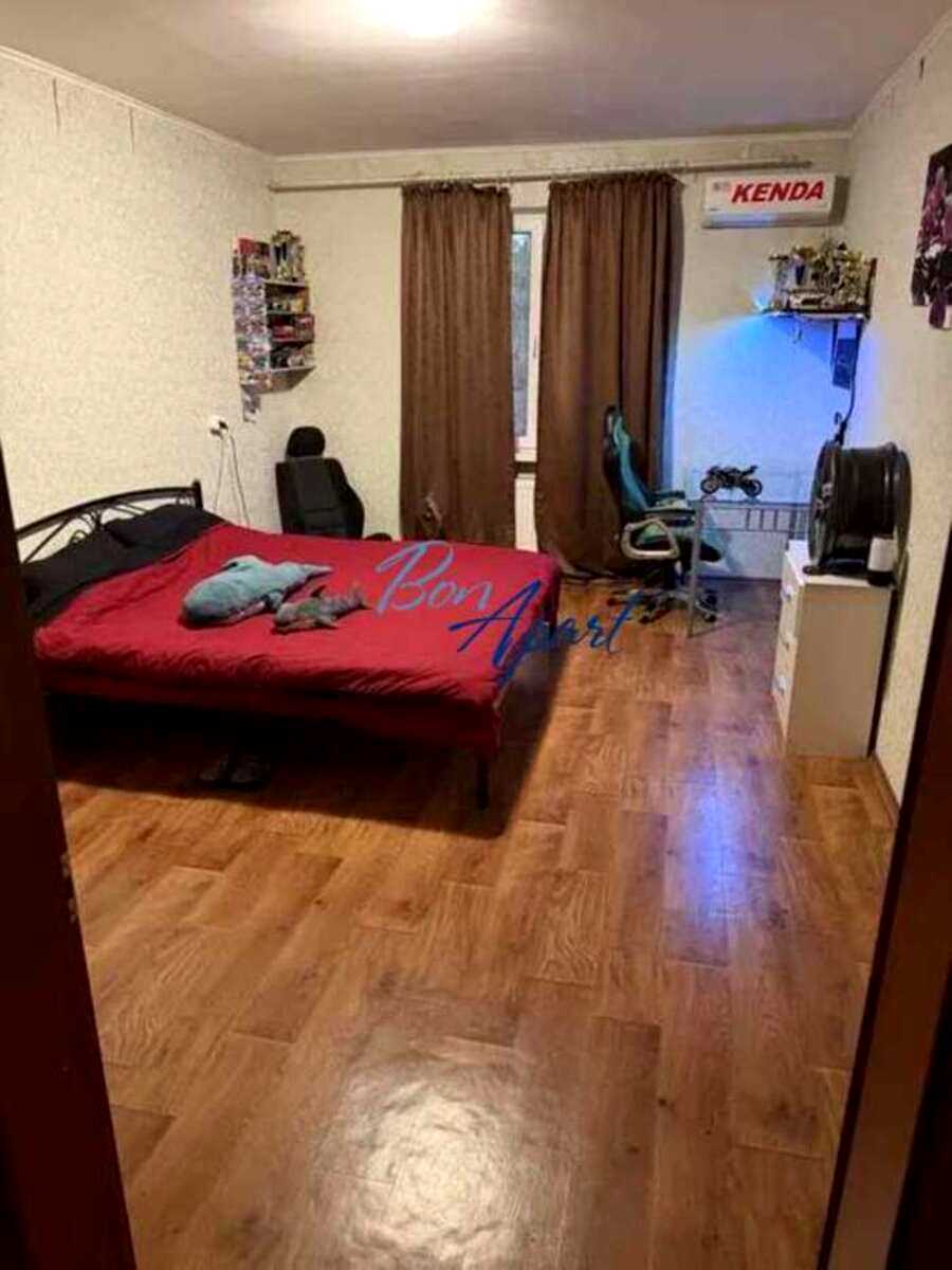1877302139667372