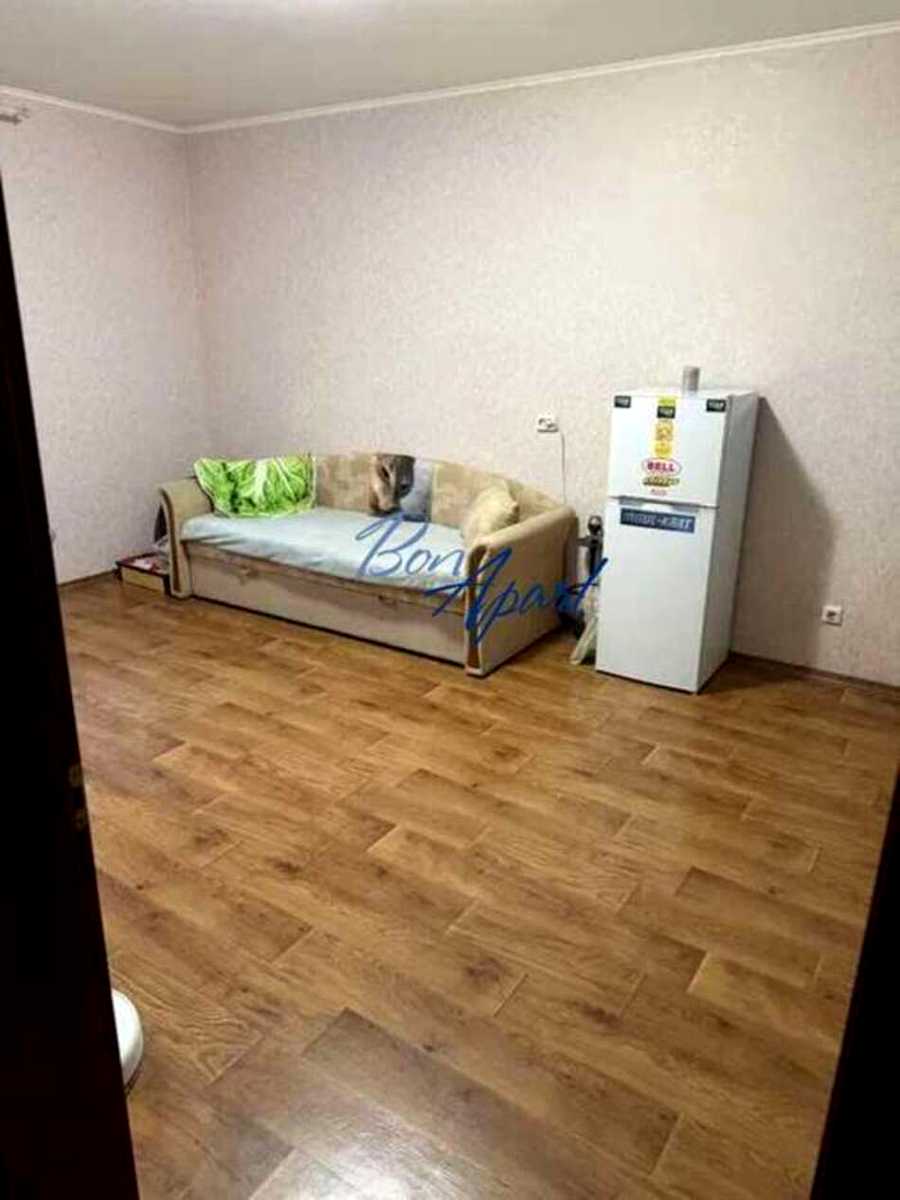 1877302244713160