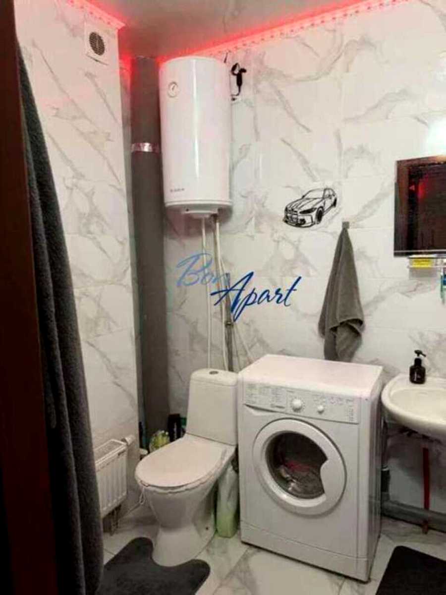 1877302244930473