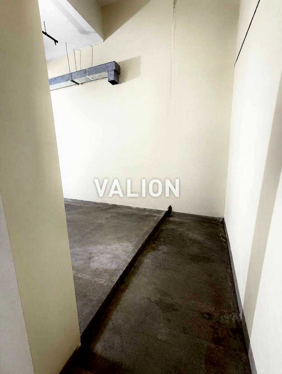 1877302677679329