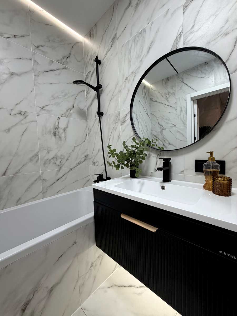 1877304033332596