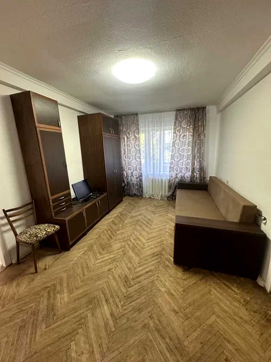 1877305271074034