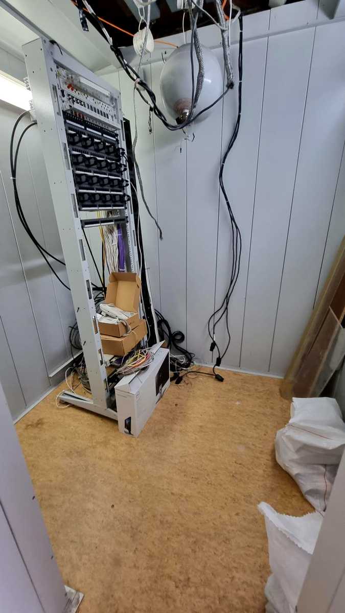 1877305782275361