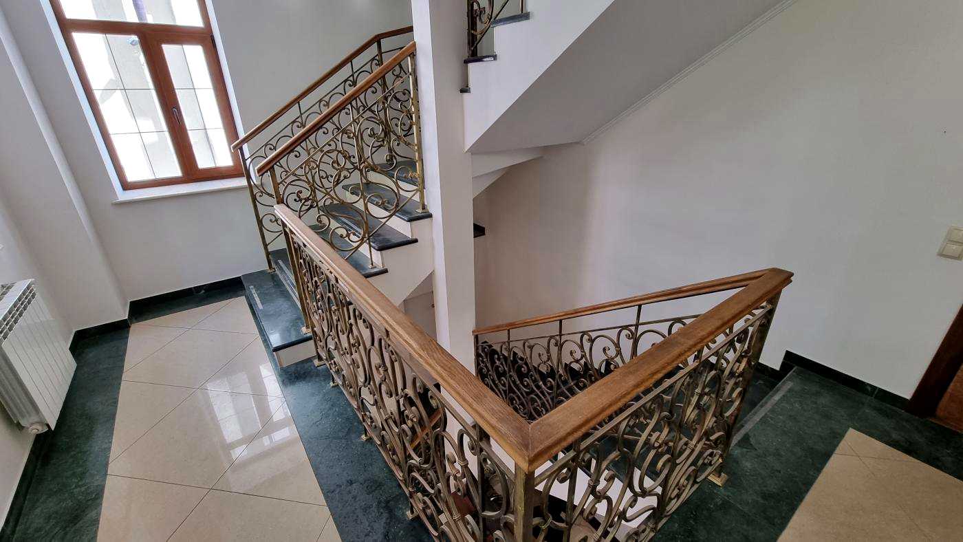 1877305810171181