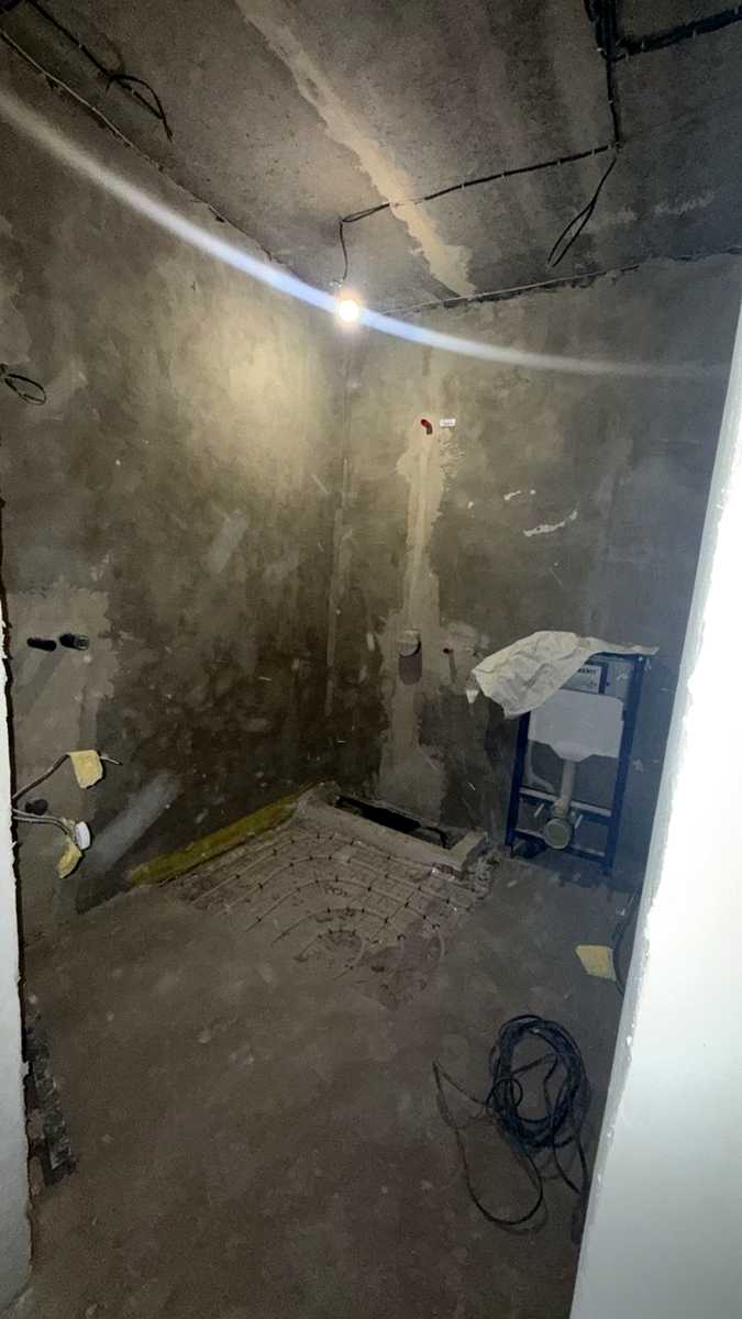 1877307663758839