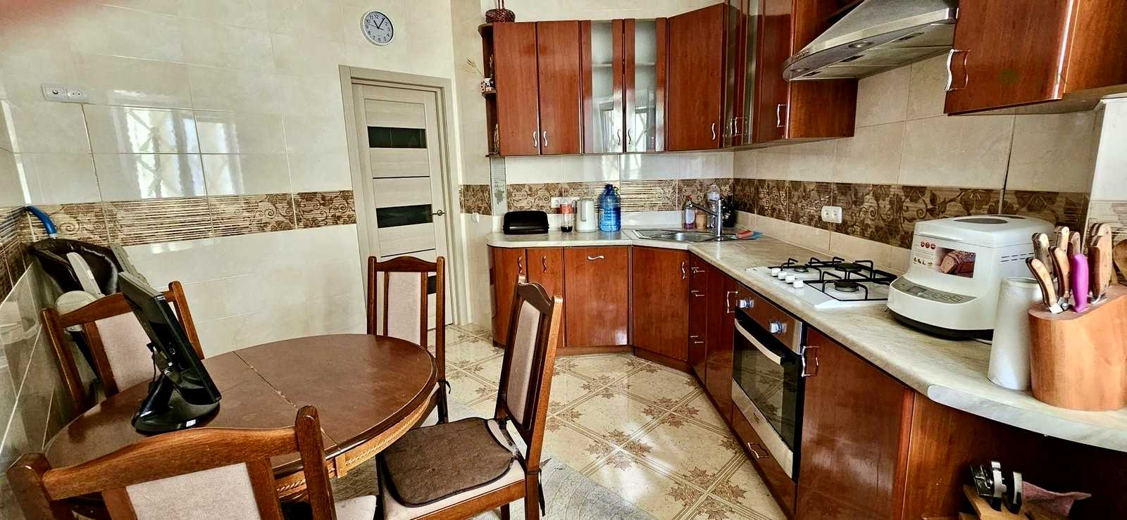 1877307985644375