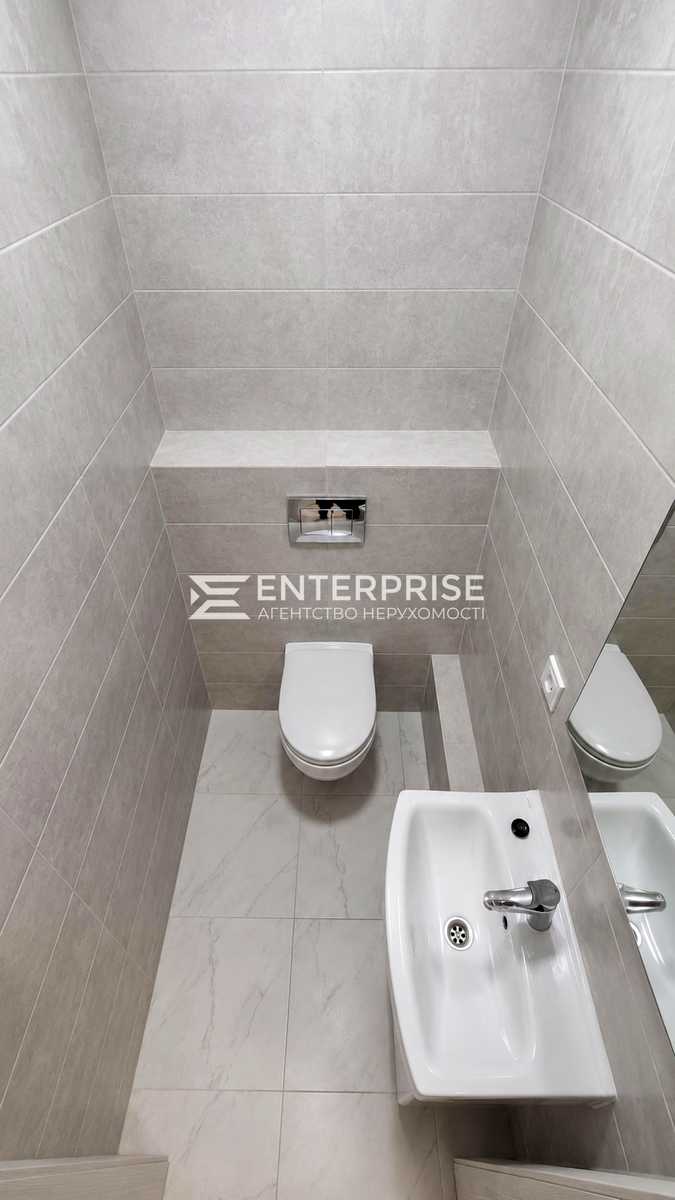 1877308137699911