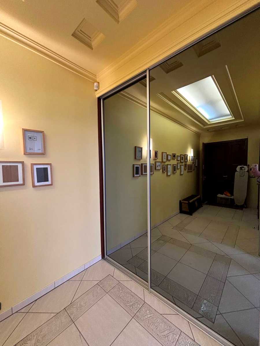 1877308560207798
