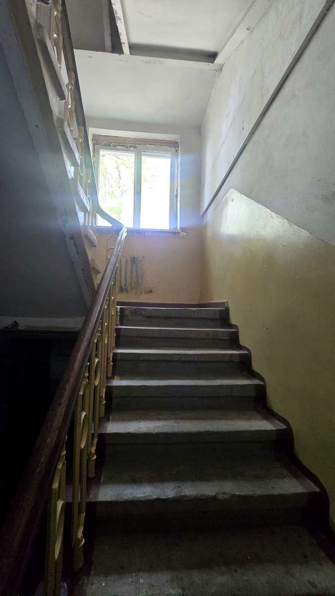 1877317276958121