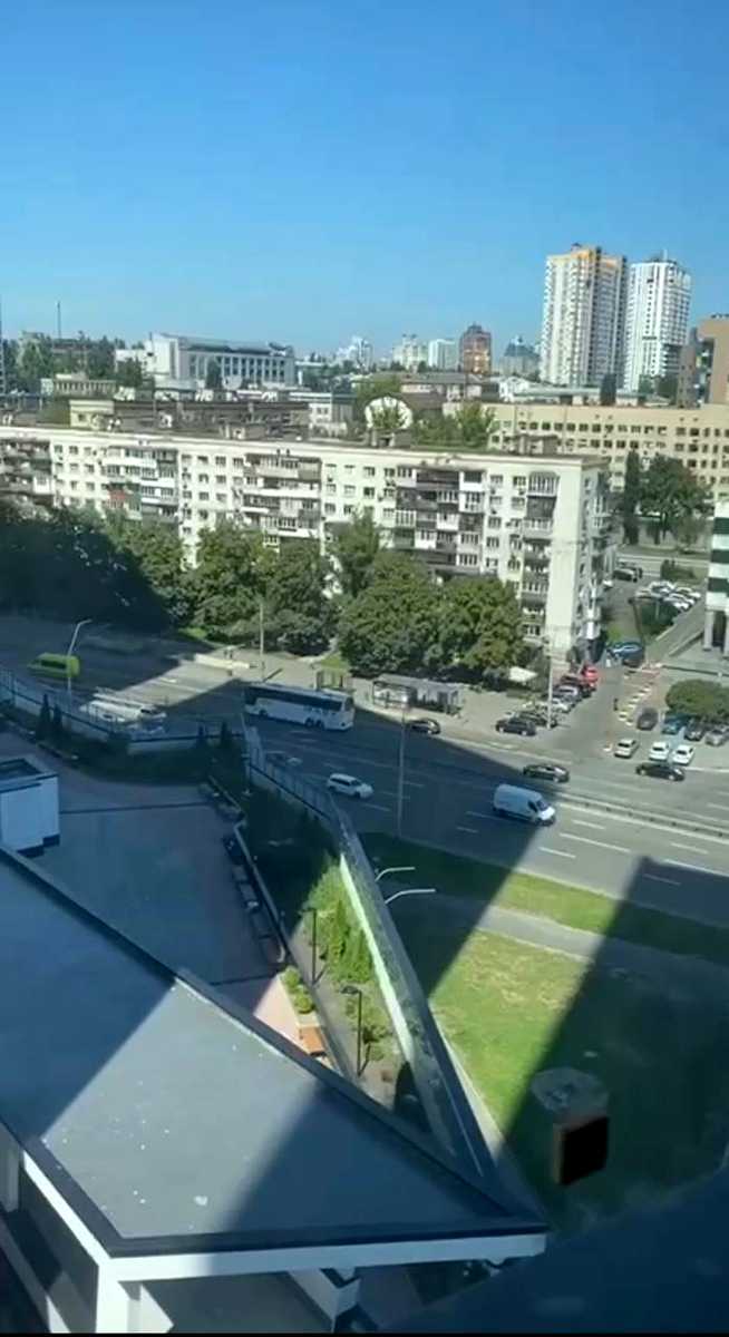 1877326602760970