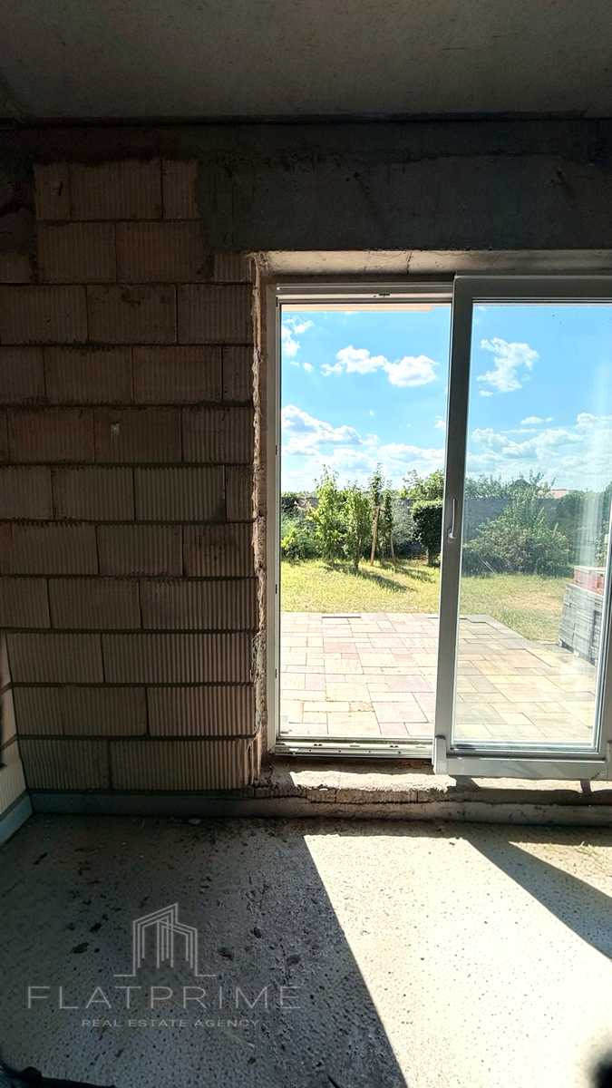 1877371034982531