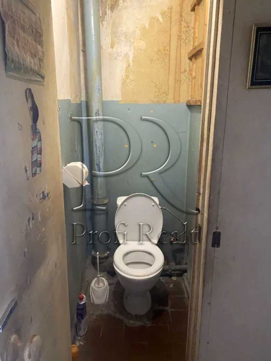 1877373703445939
