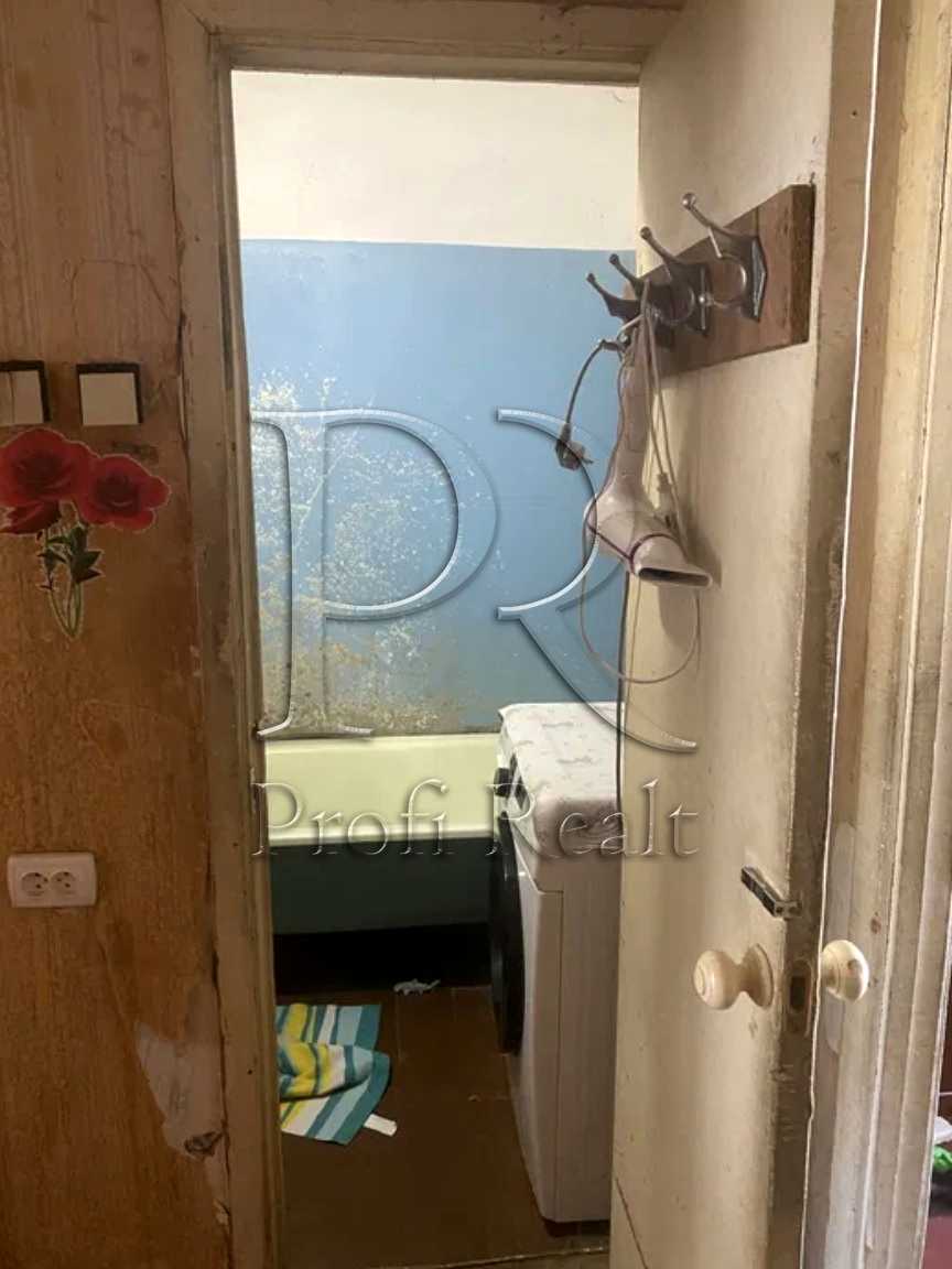 1877373703642317