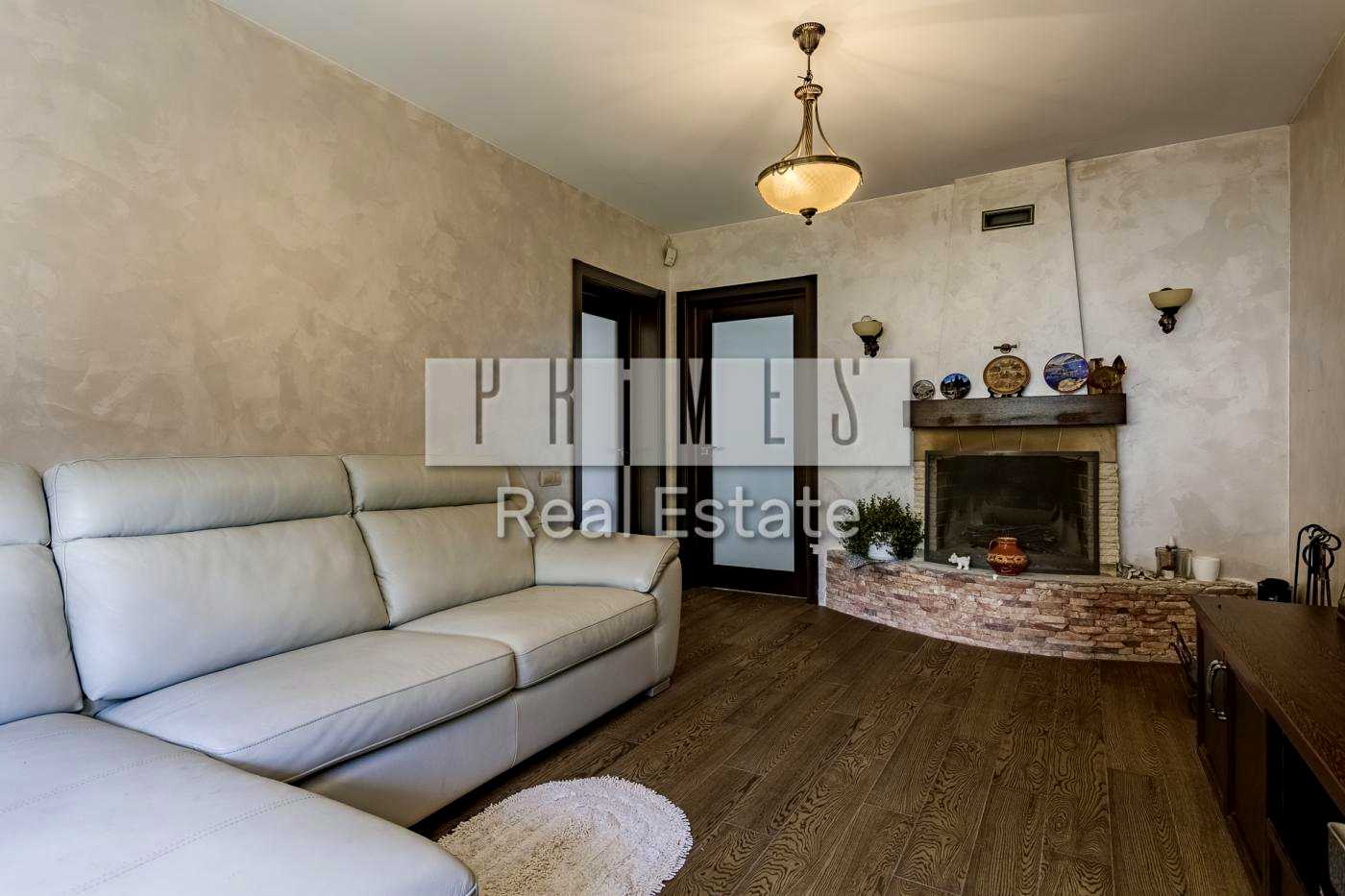 1877374780549844