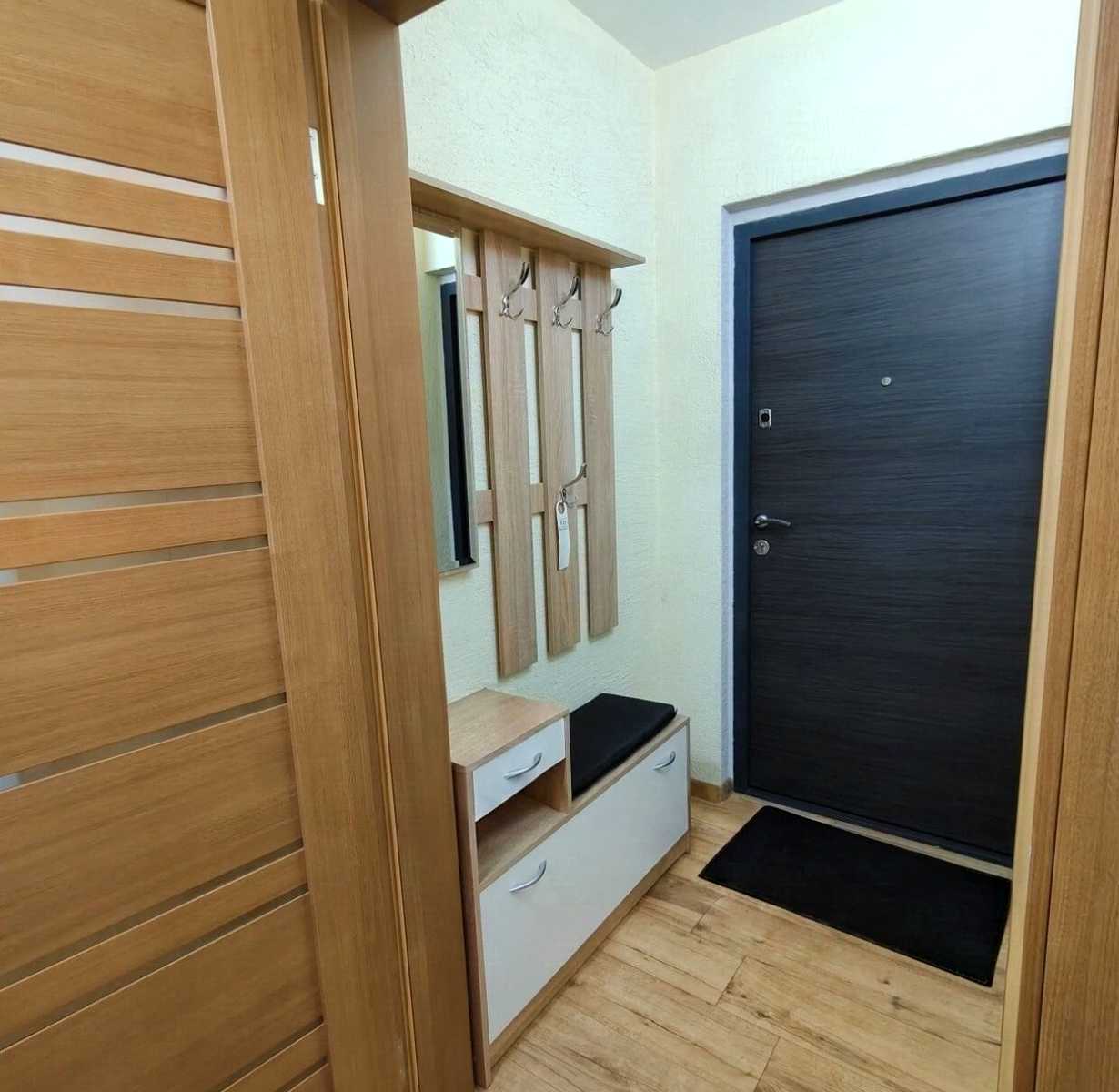 1877383954940665