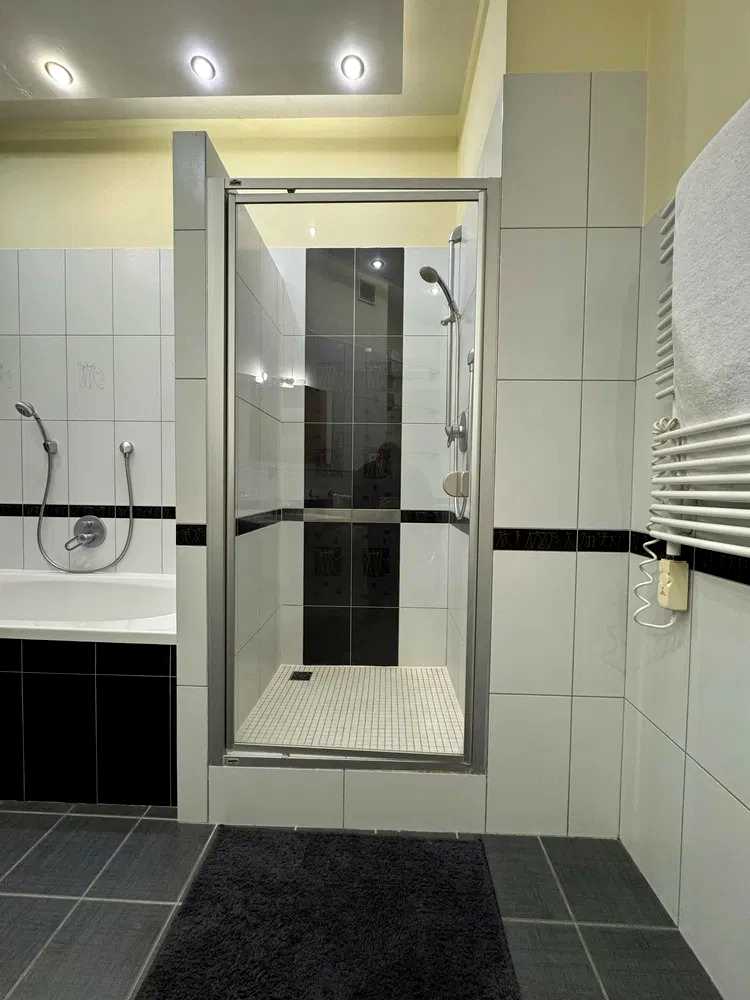 1877384440609316