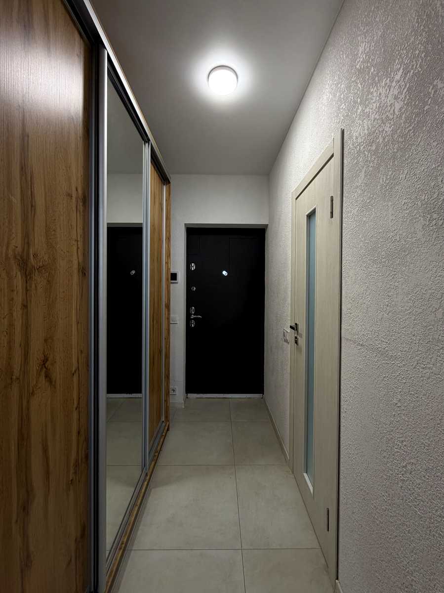 1877390749861969