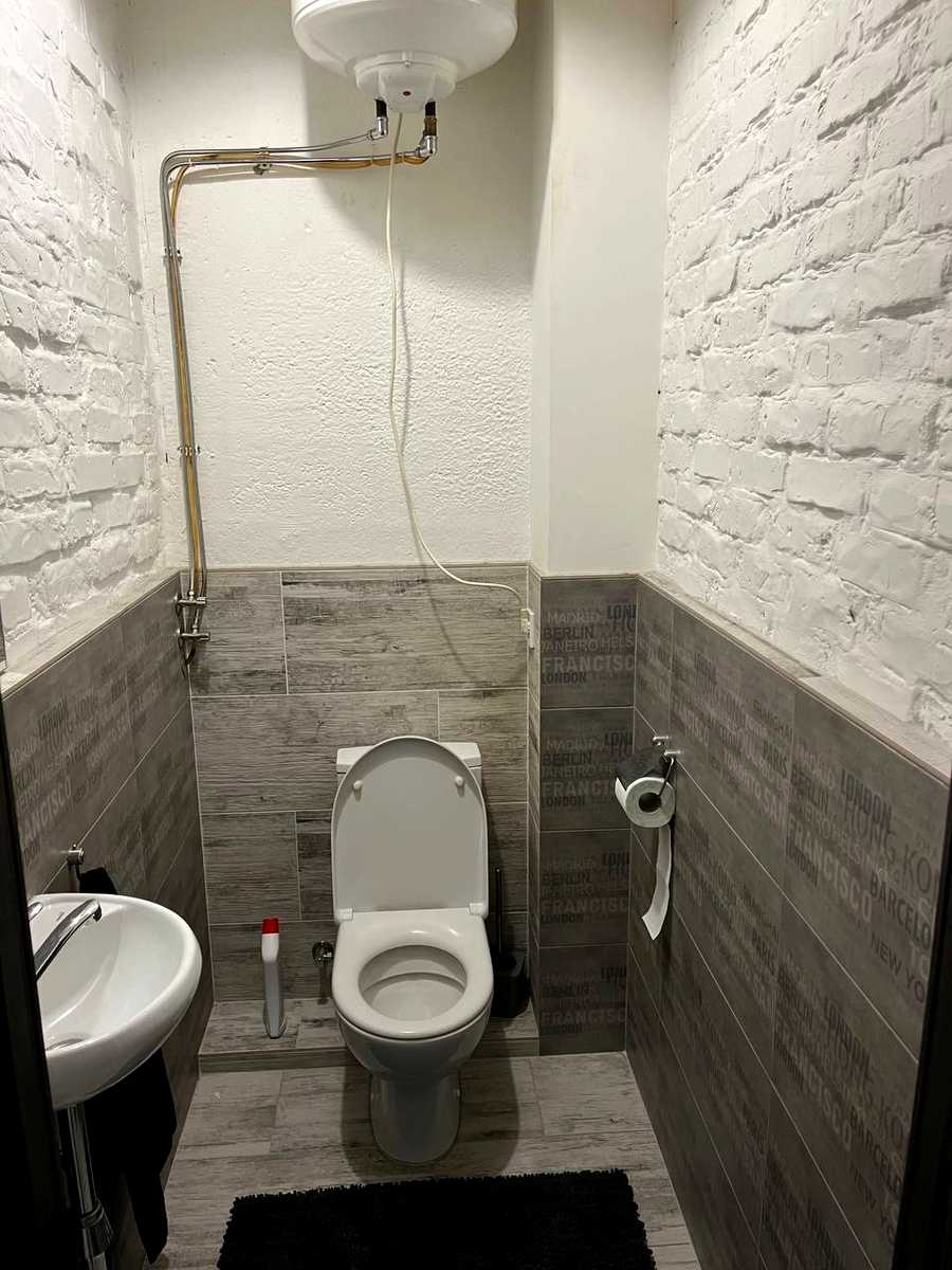 1877396763567111