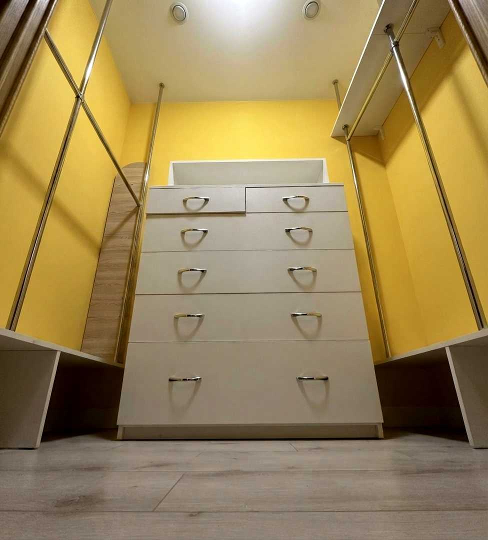 1877399684355946