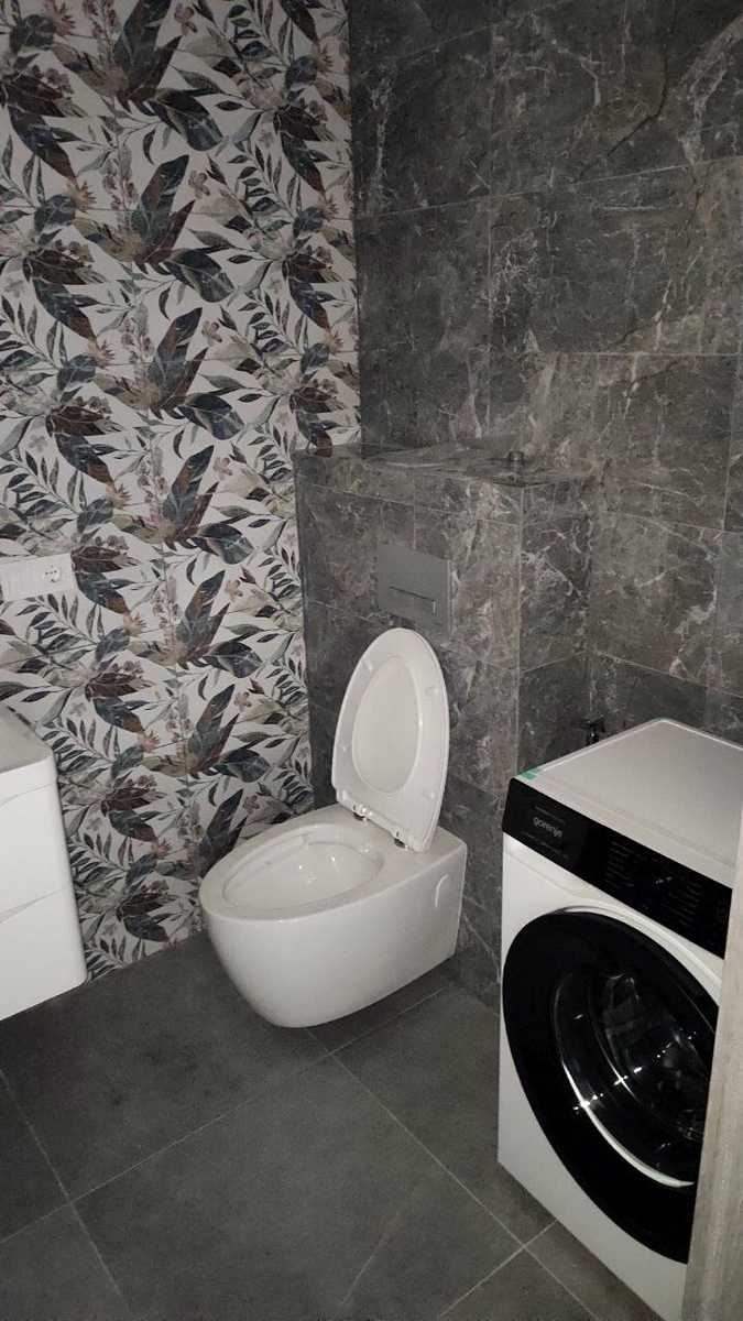 1877403797501040
