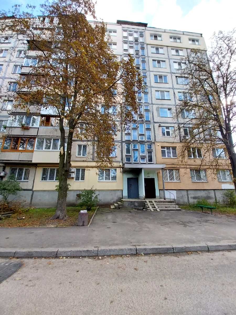 1877404117648744