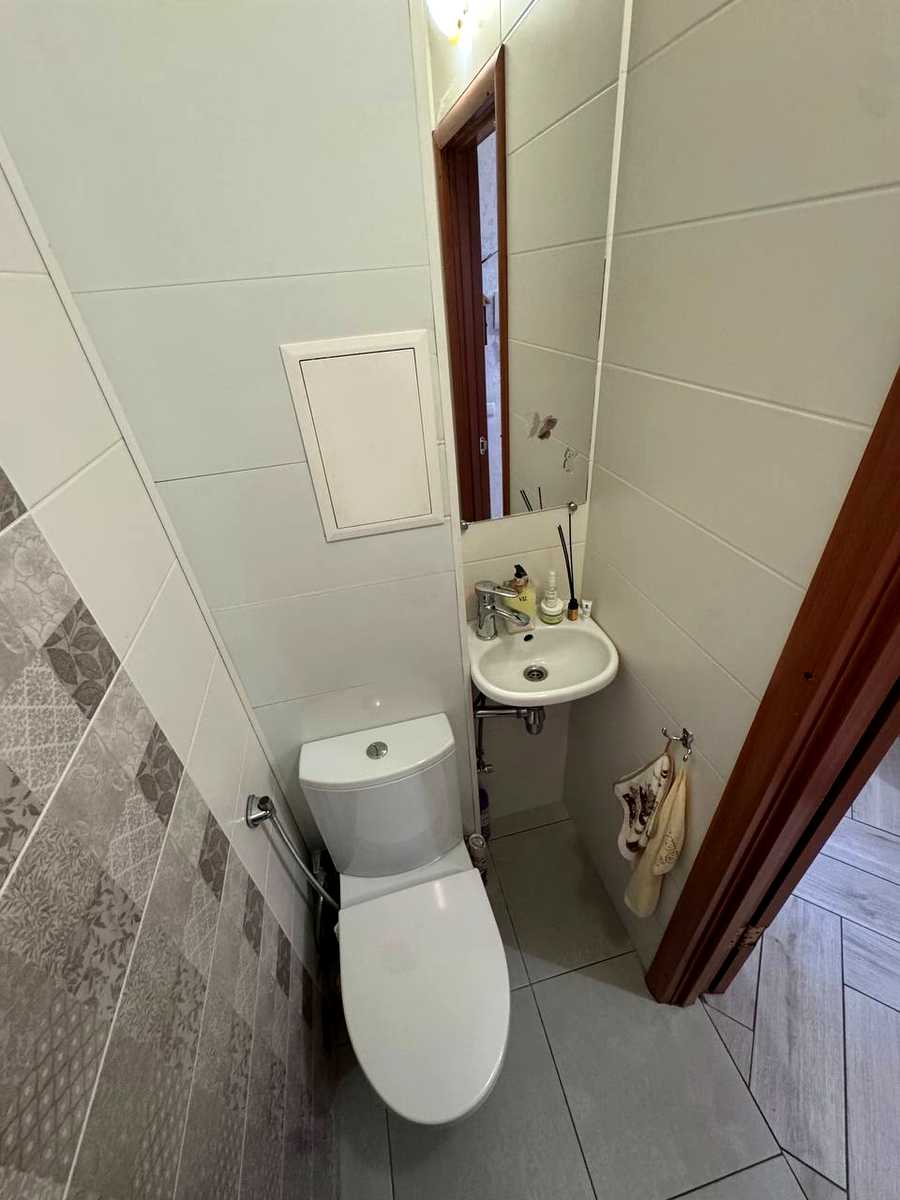1877405782384850
