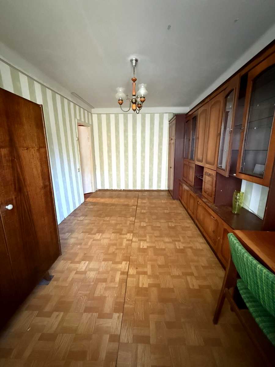 1877406025241023