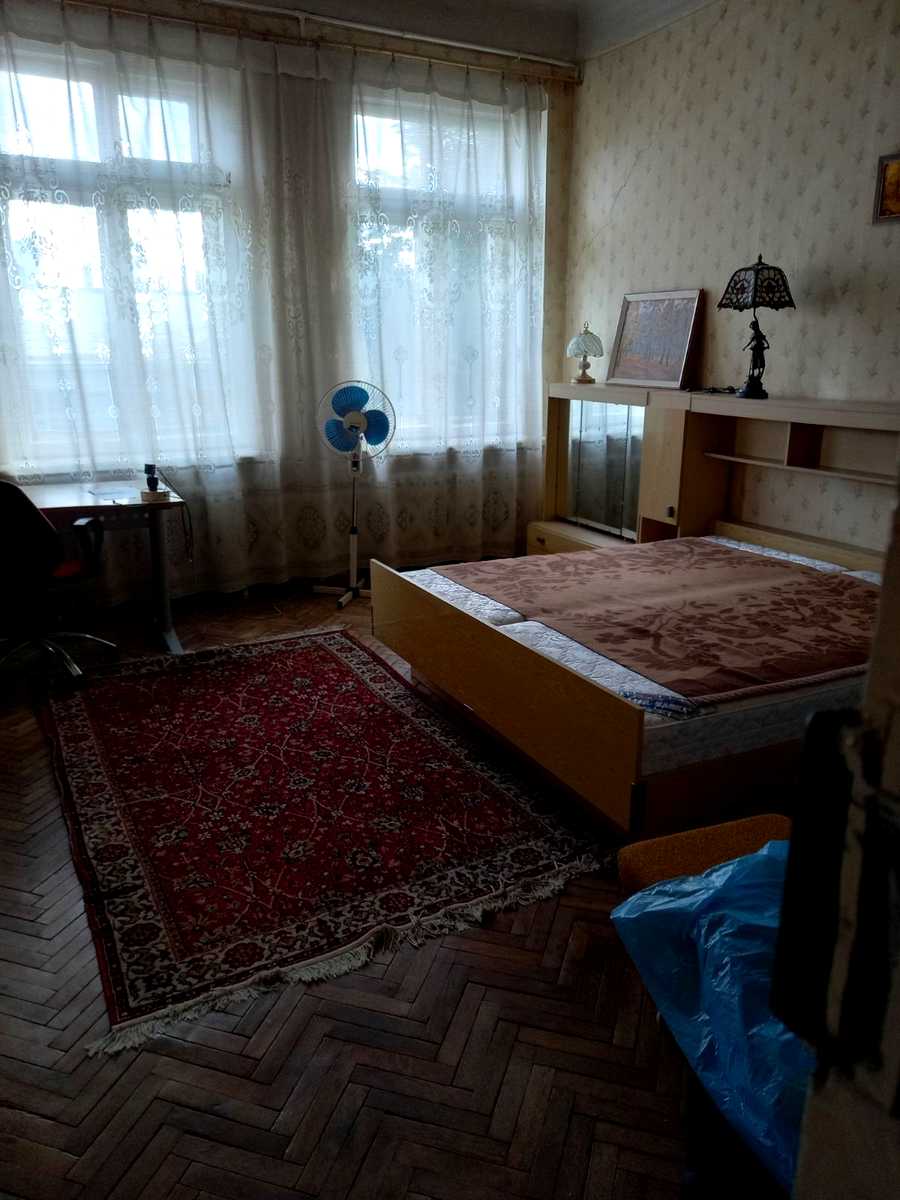 1877407772315228