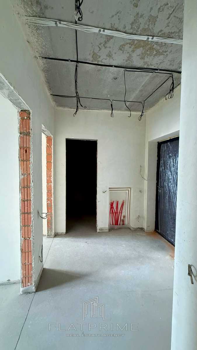 1877412802376152