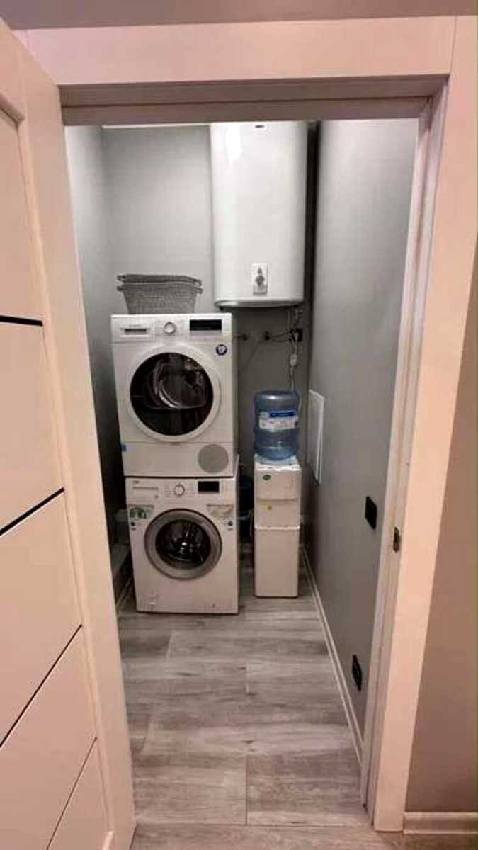 1877416553608707