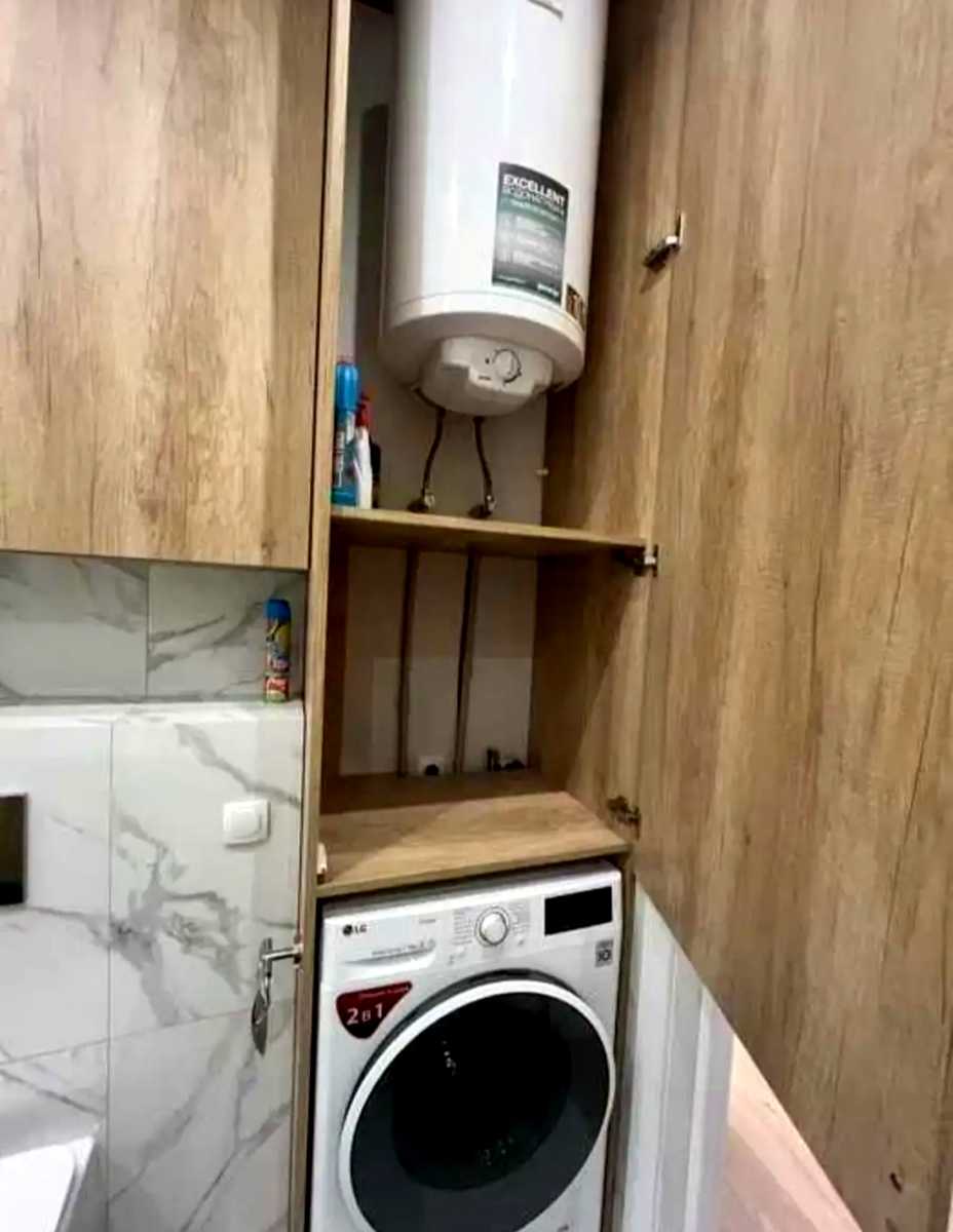 1877463117100875