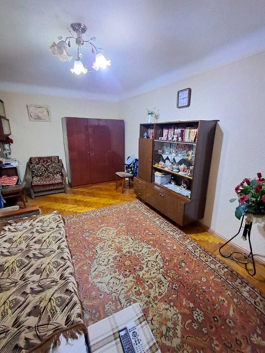 1877466968647994