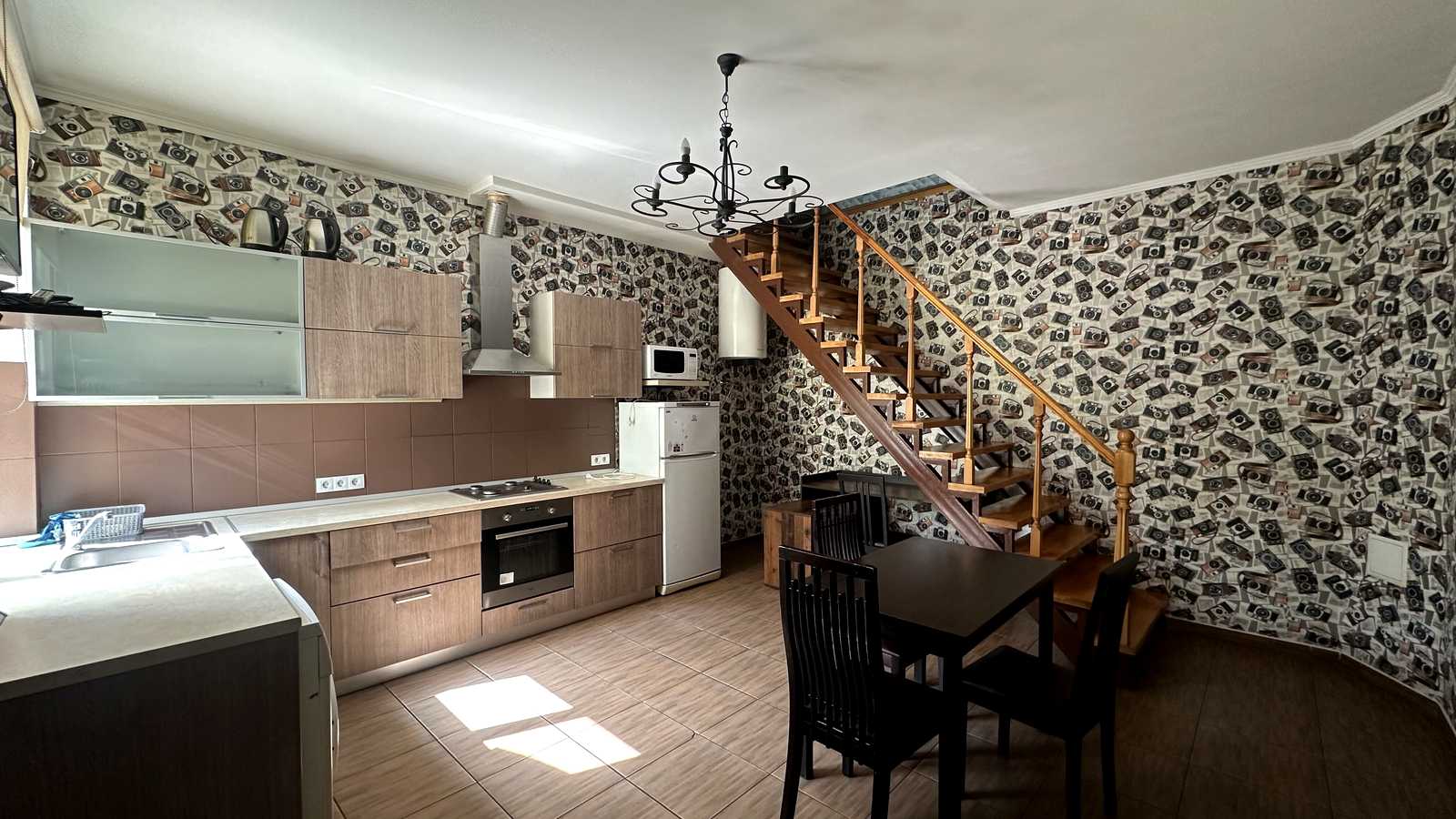 1877467734084446