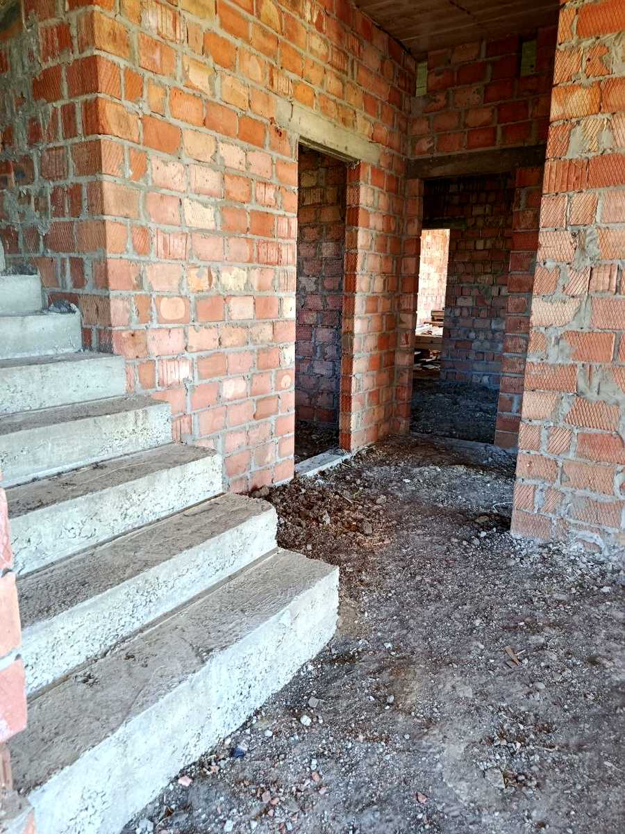 1877468261548189