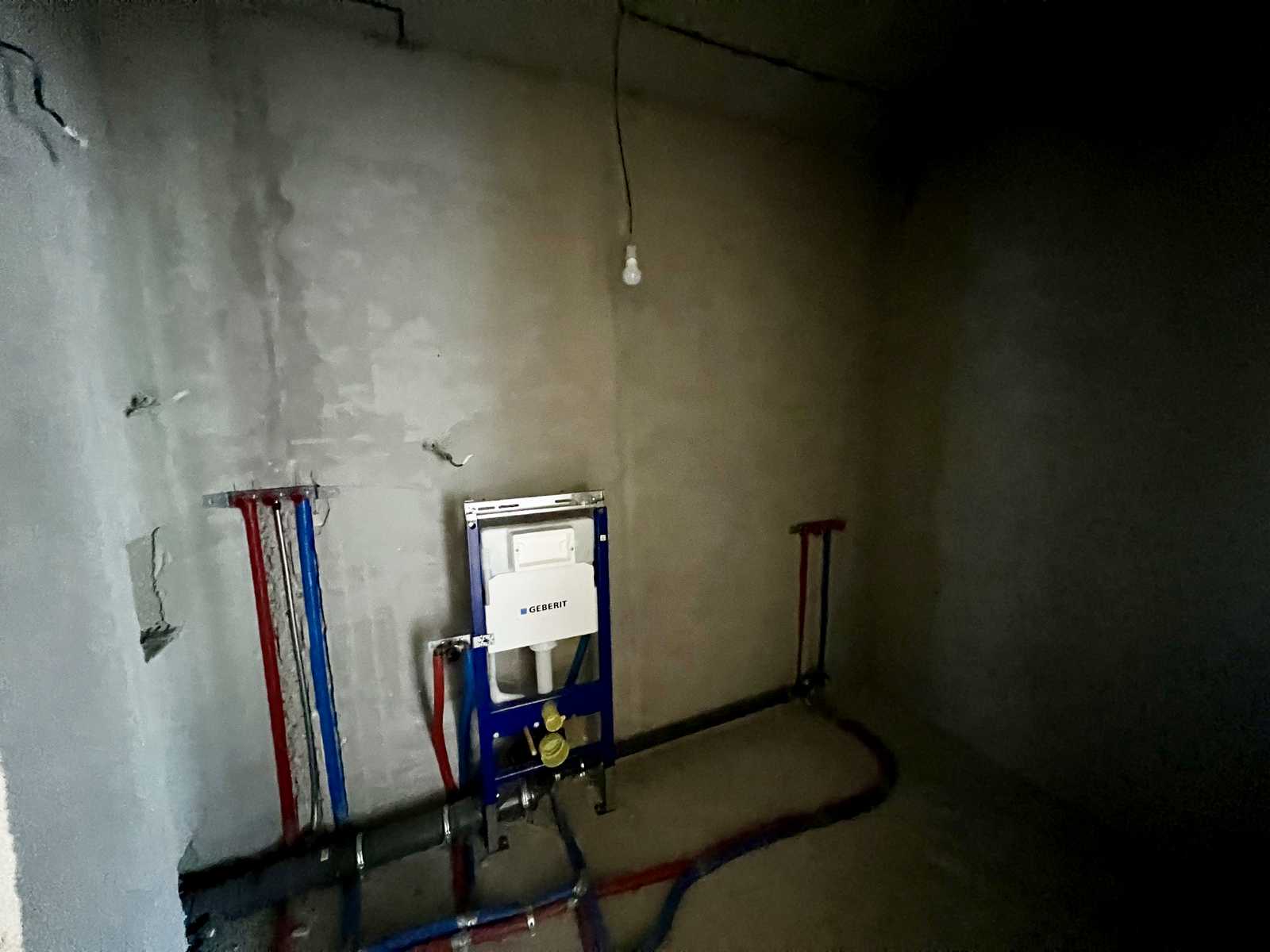 1877469385575931