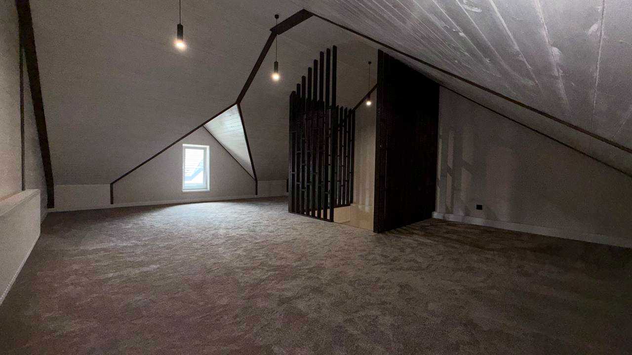 1877474684497307