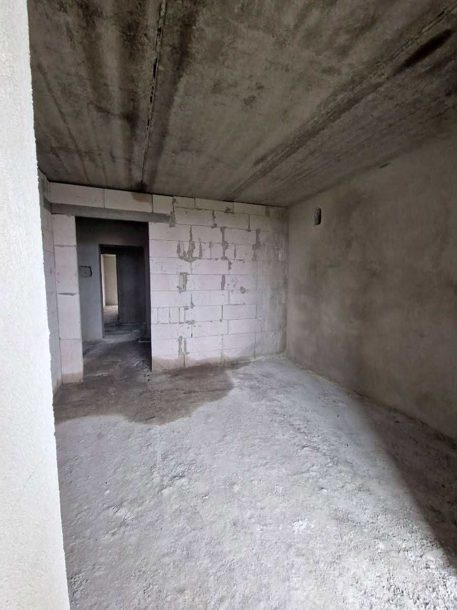 1877481831832192