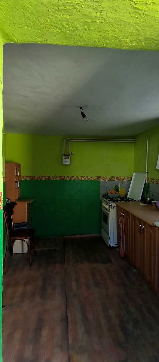 1877482403613342