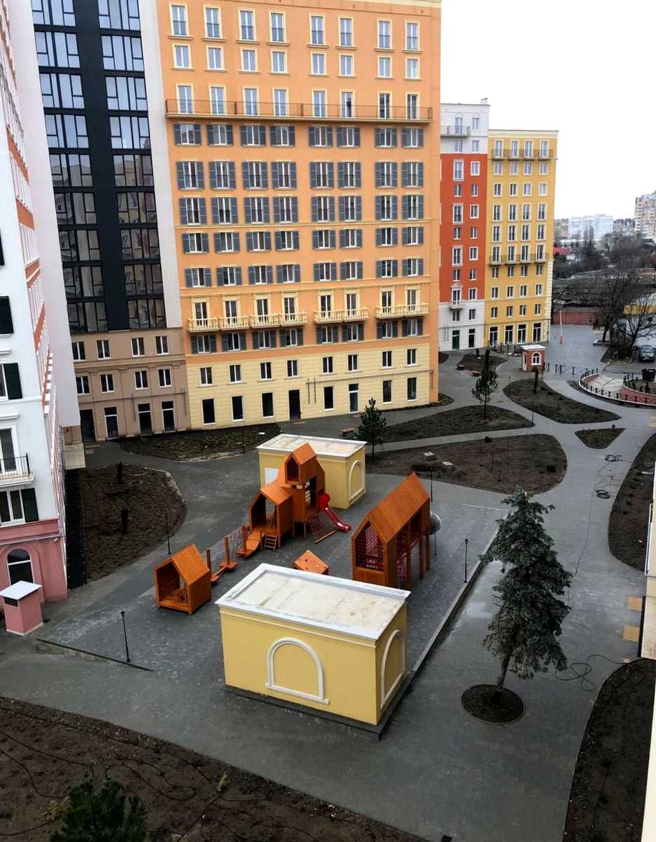 1877483533763784