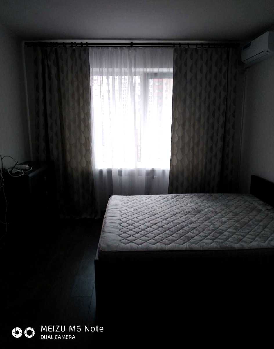 1877483581696095
