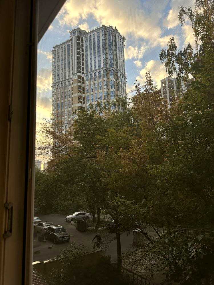 1877484929520419