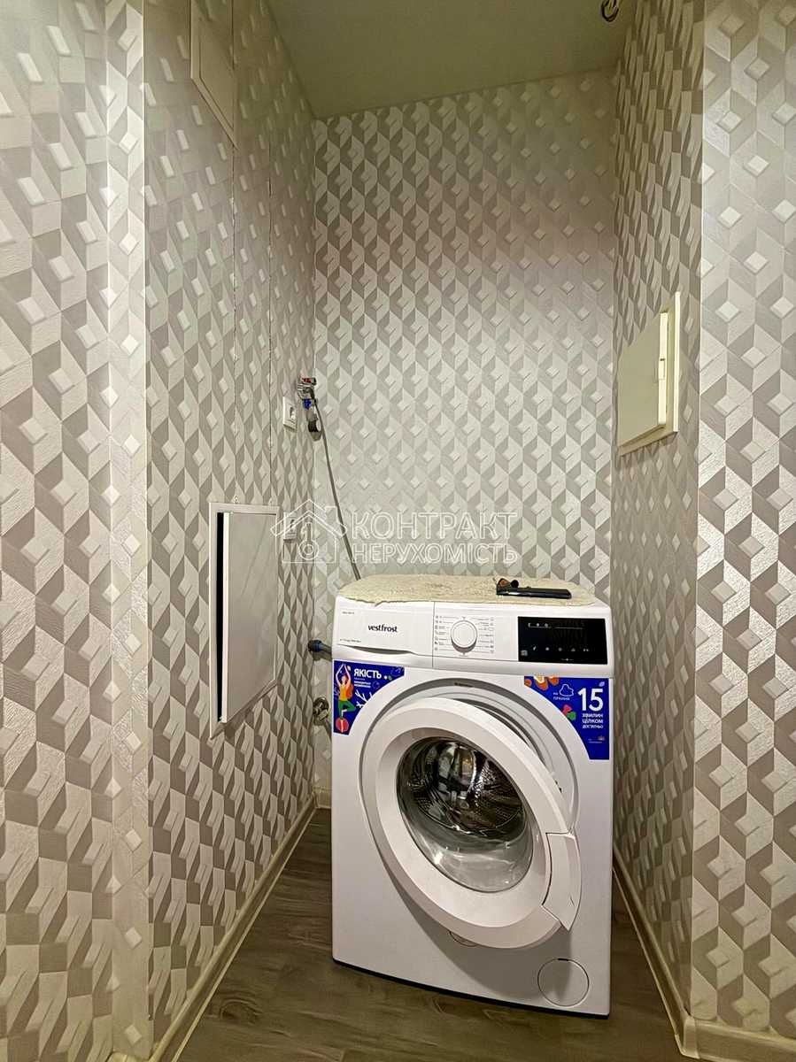 1877485377131878