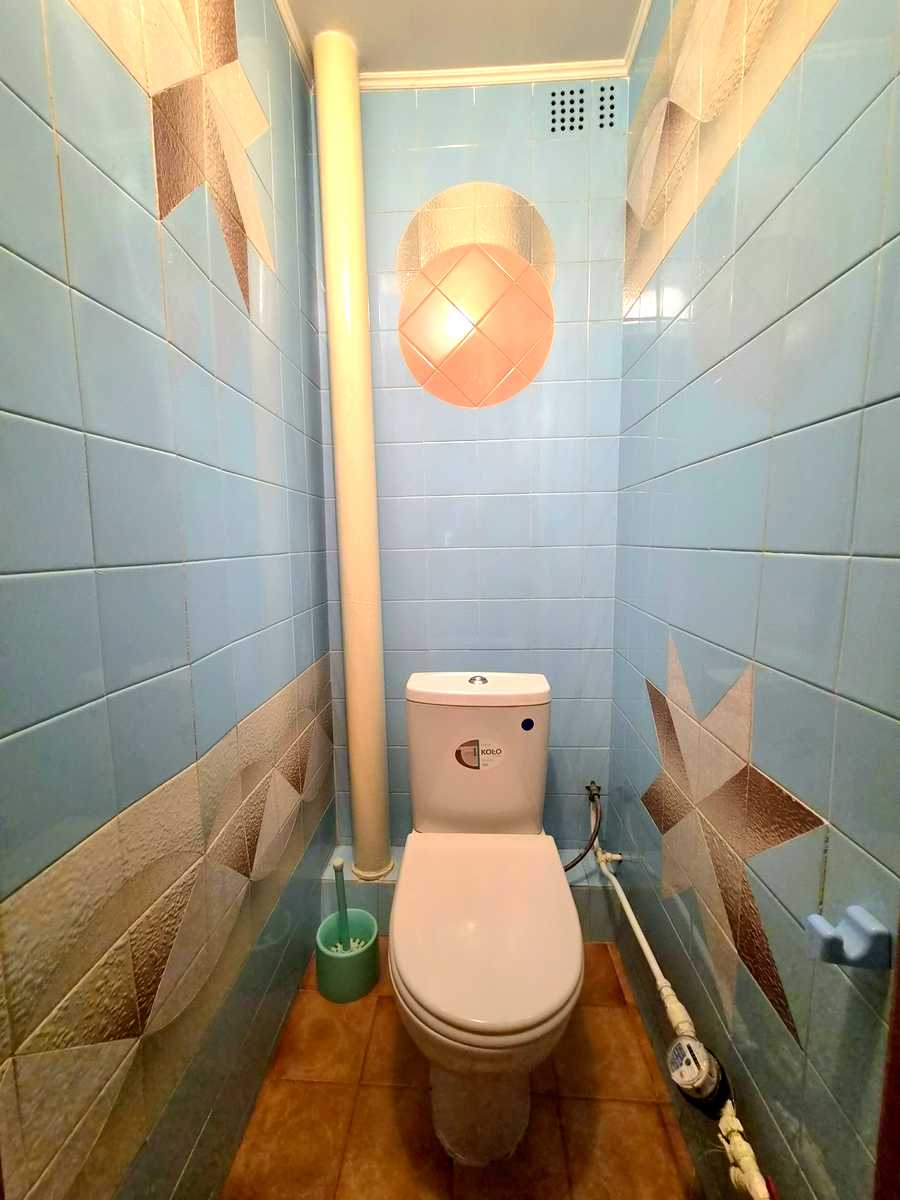 1877486035884159