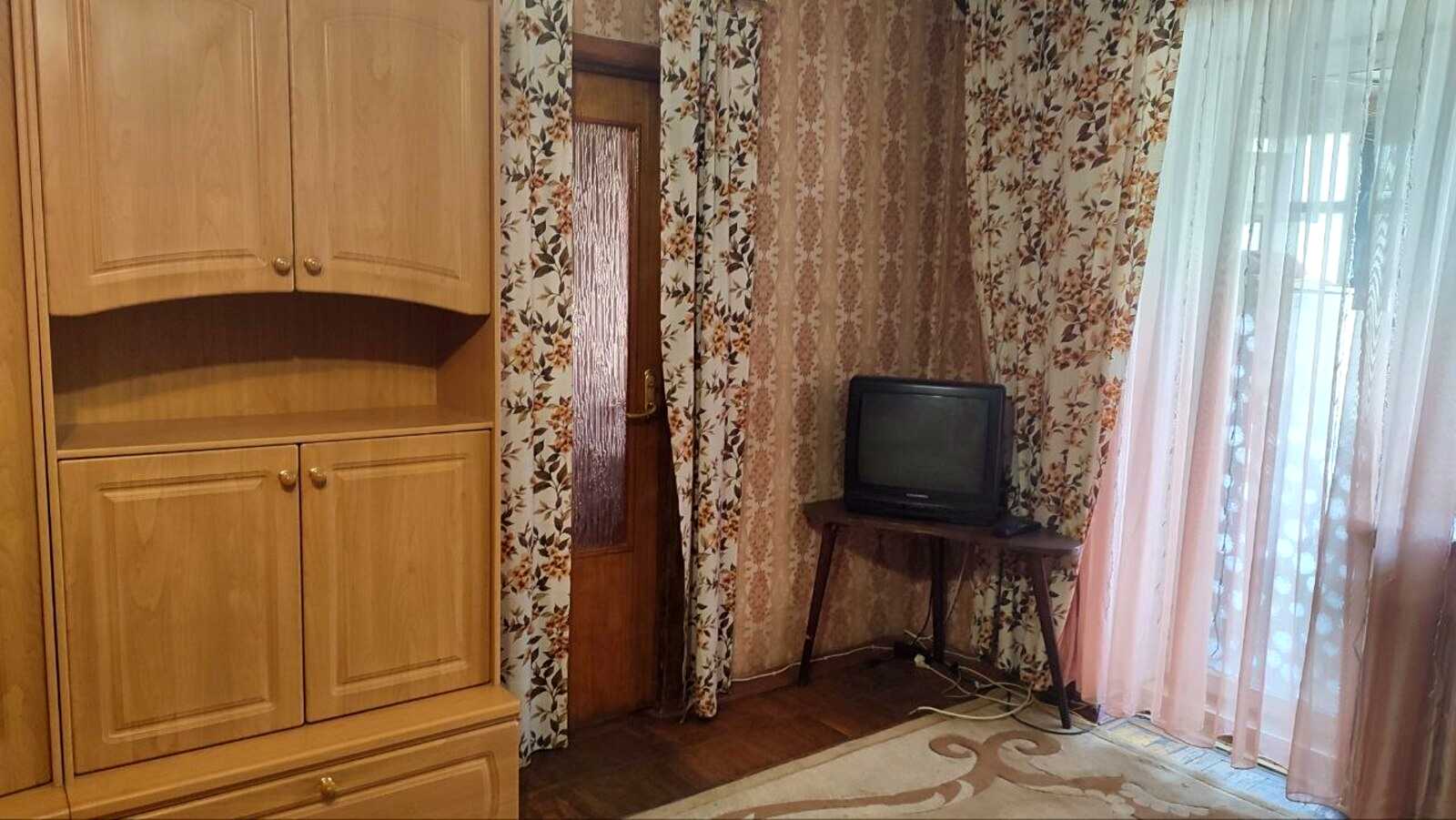 1877490286045702