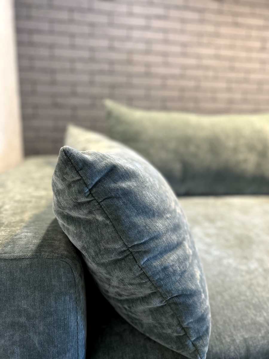 1877491559335959