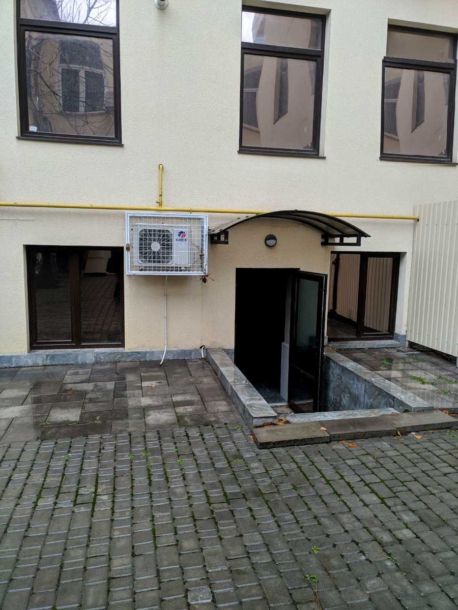 1877491640840575