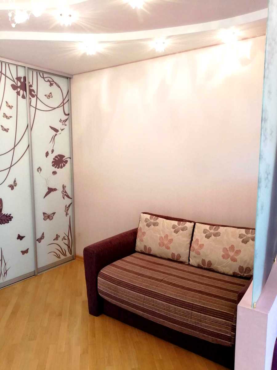 1877493770004545