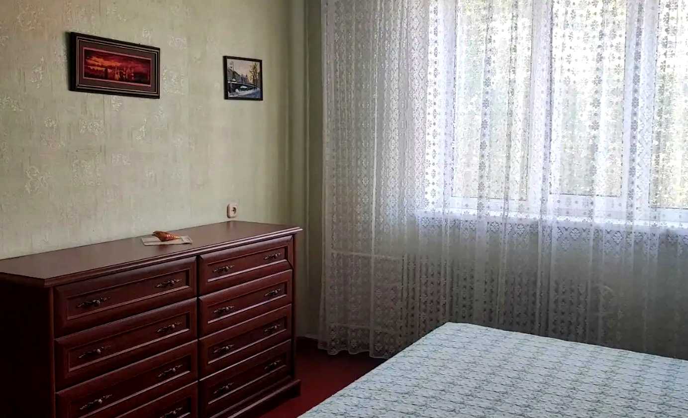 1877497102576097