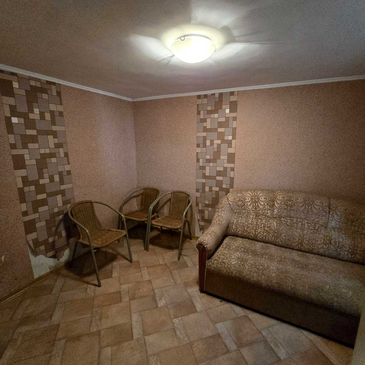 1877502128163158